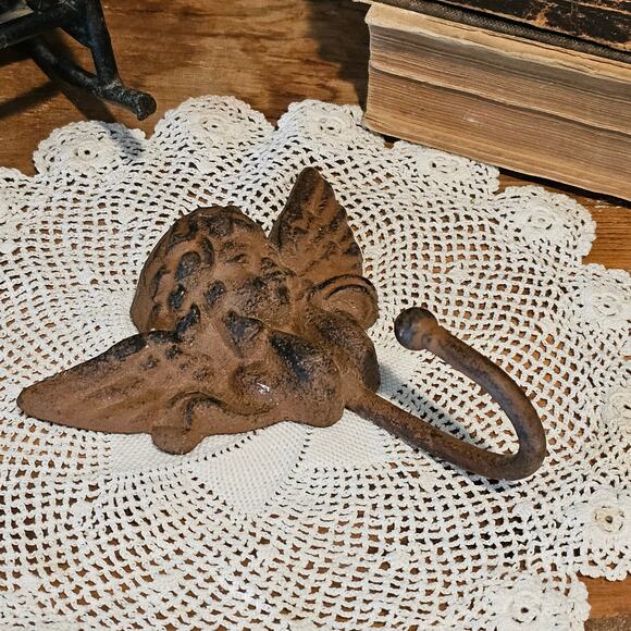 Vintage Old World Cast Iron Angel Cherub Wall Hanger Hook Indoor/Outdoor - Picture 2 of 9